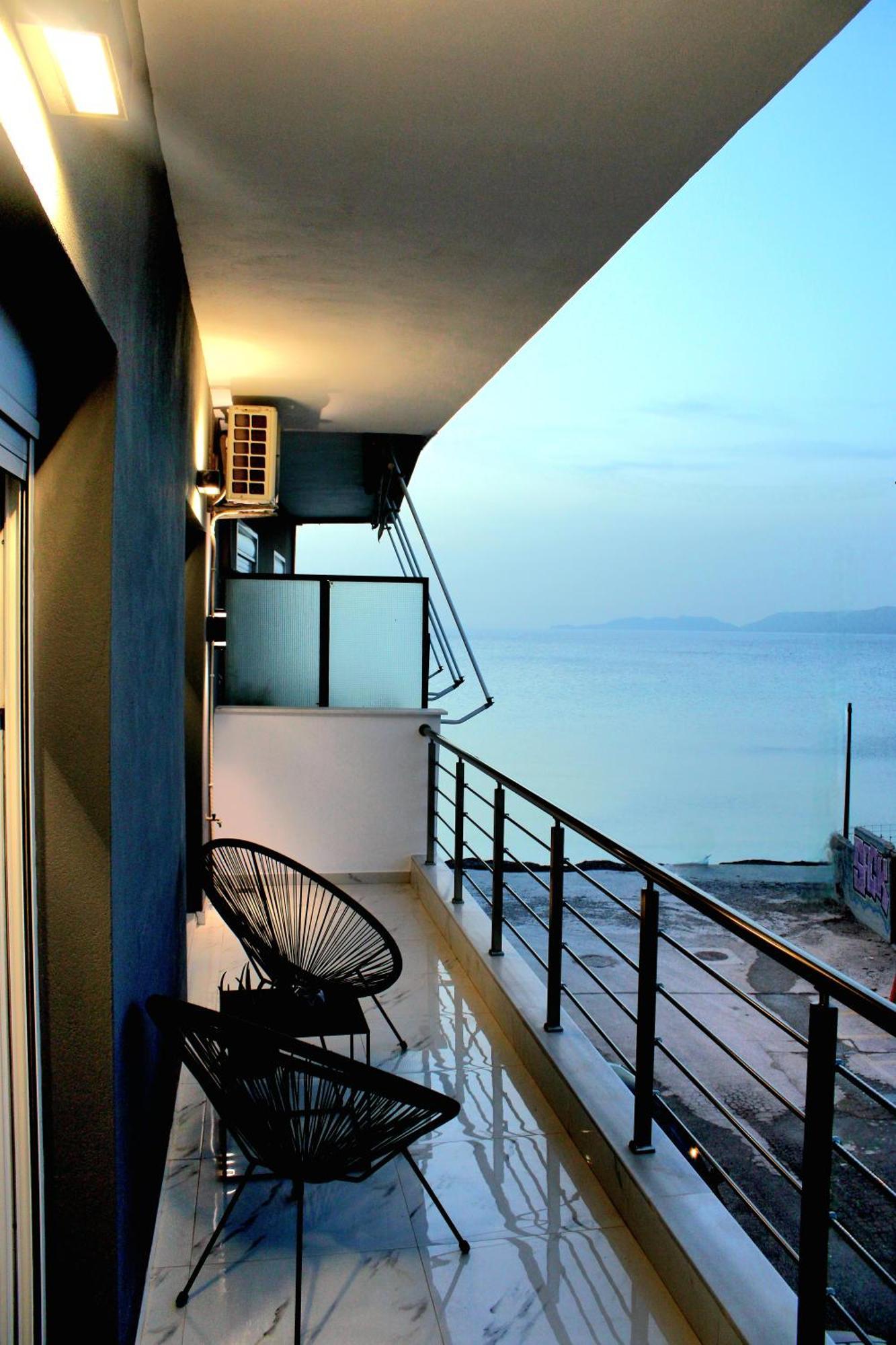 Black & White Seaside House Kalamia Corinth Buitenkant foto