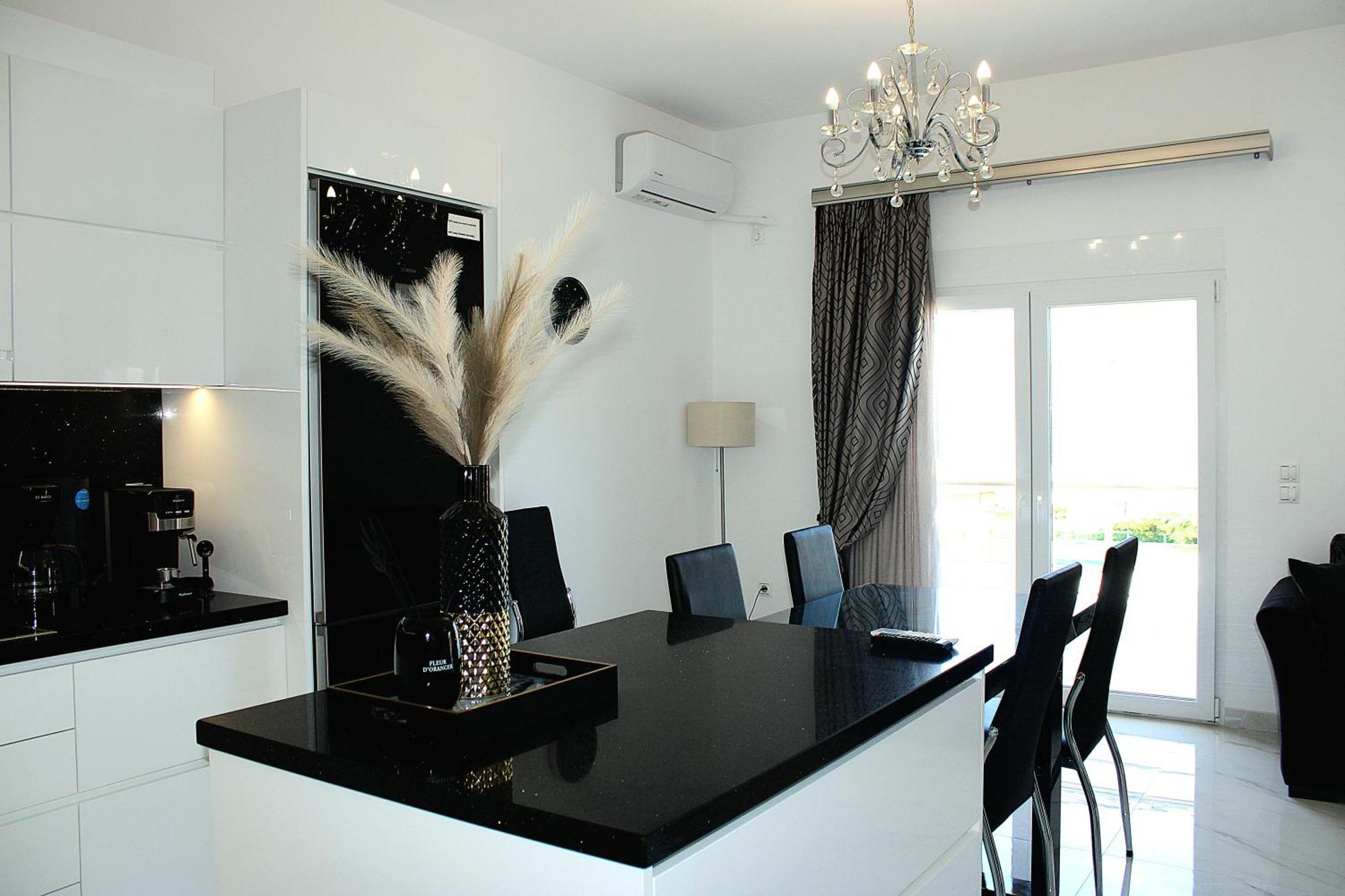 Black & White Seaside House Kalamia Corinth Buitenkant foto