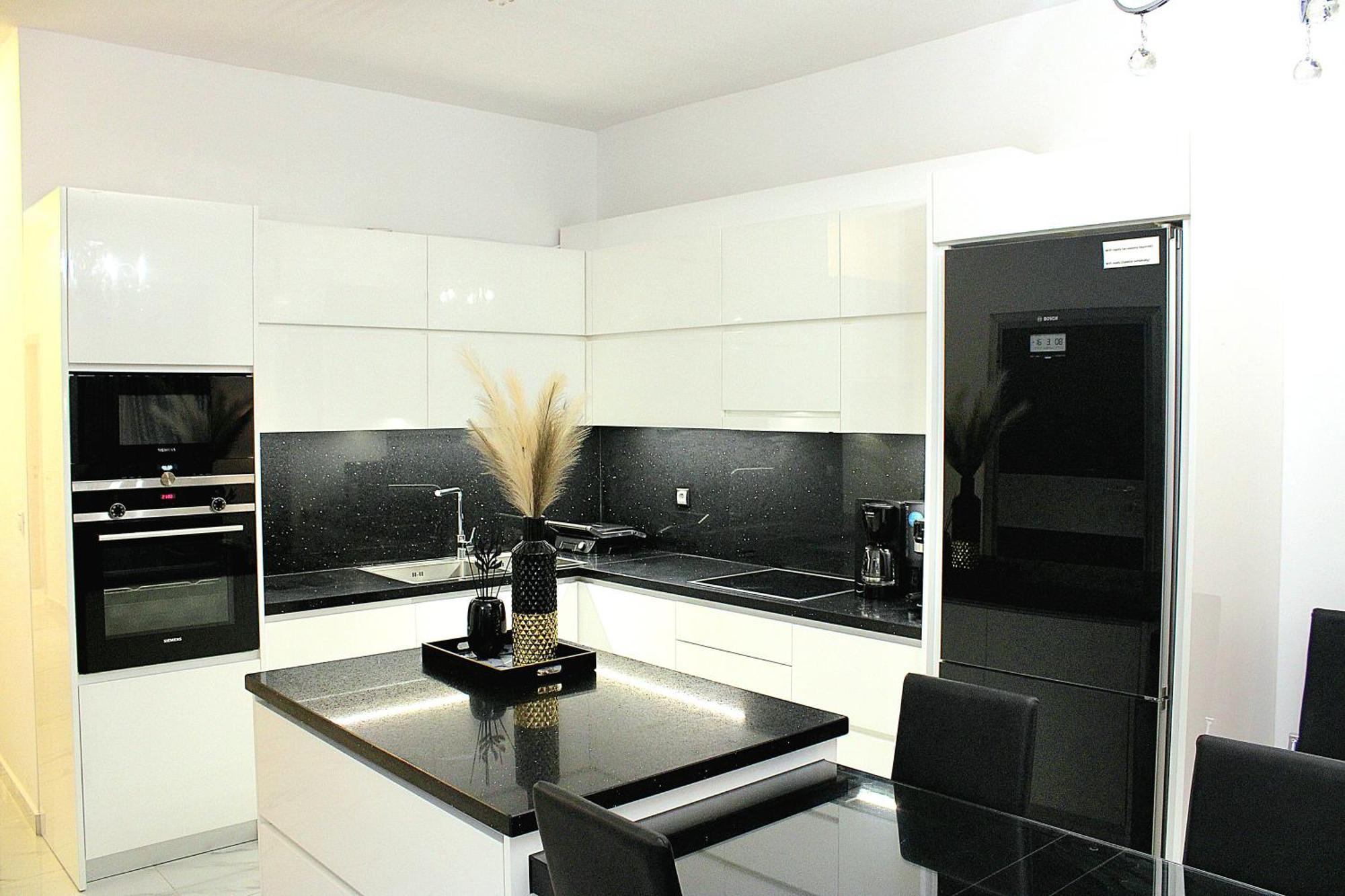 Black & White Seaside House Kalamia Corinth Buitenkant foto